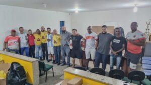 CAMPEOANTO ACESITANO: Prefeitura de Timóteo repassa materiais para clubes de futebol