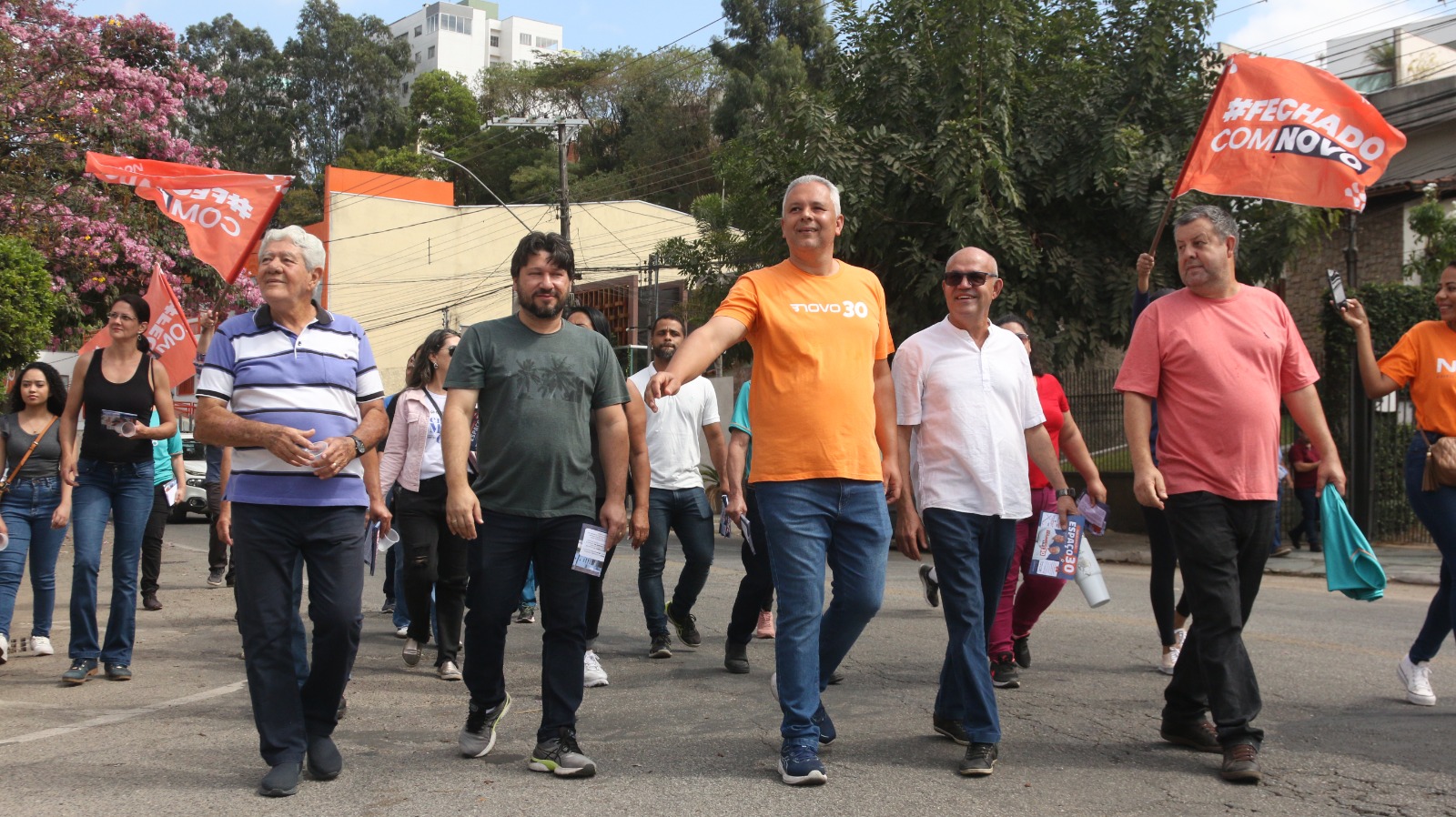 Caminhada e inauguração do “Espaço 30” abrem oficialmente a campanha de Eduardo e Lelé à Prefeitura de Timóteo