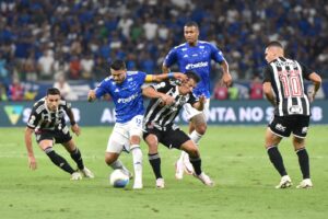 Cruzeiro e Atlético empatam sem gols em clássico com recorde de público no Mineirão