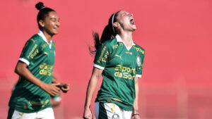 Cruzeiro é valente e busca empate com Palmeiras, mas cai no Brasileiro Feminino