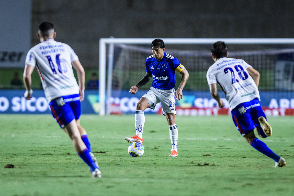 Cruzeiro perde para Fortaleza e desperdiça chance de entrar no G4 do Brasileiro