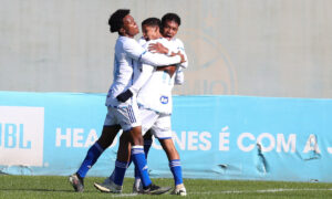 Jogadores do Cruzeiro comemorando gol (foto: Rodrigo Fatturi/Grêmio)