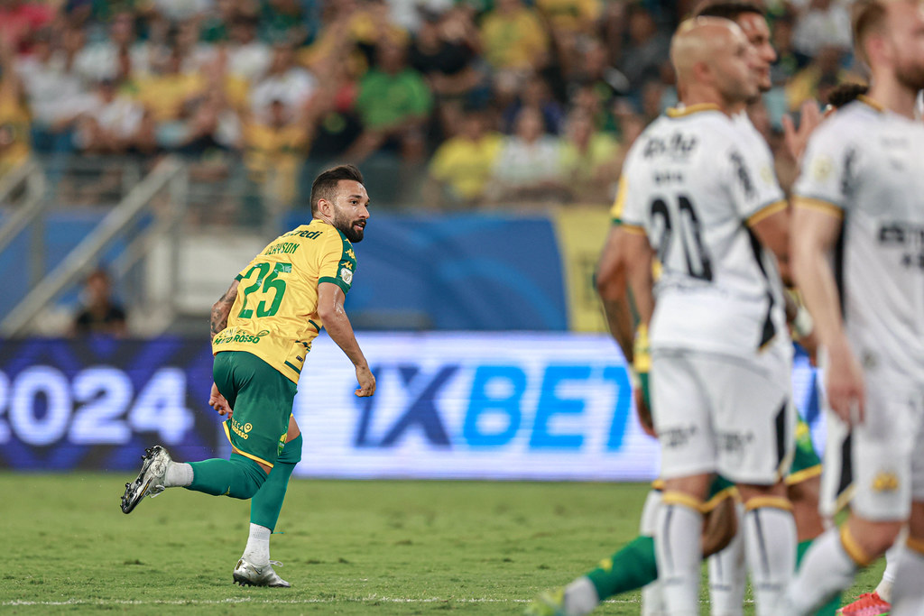 Cuiabá vence Criciúma com golaço de falta e respira no Z4 do Brasileiro