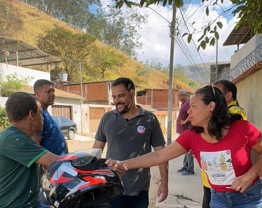 ELEIÇÕES 2024: Vinicius Bim e Elisângela fizeram campanha no bairro Novo Tempo ouvindo os moradores