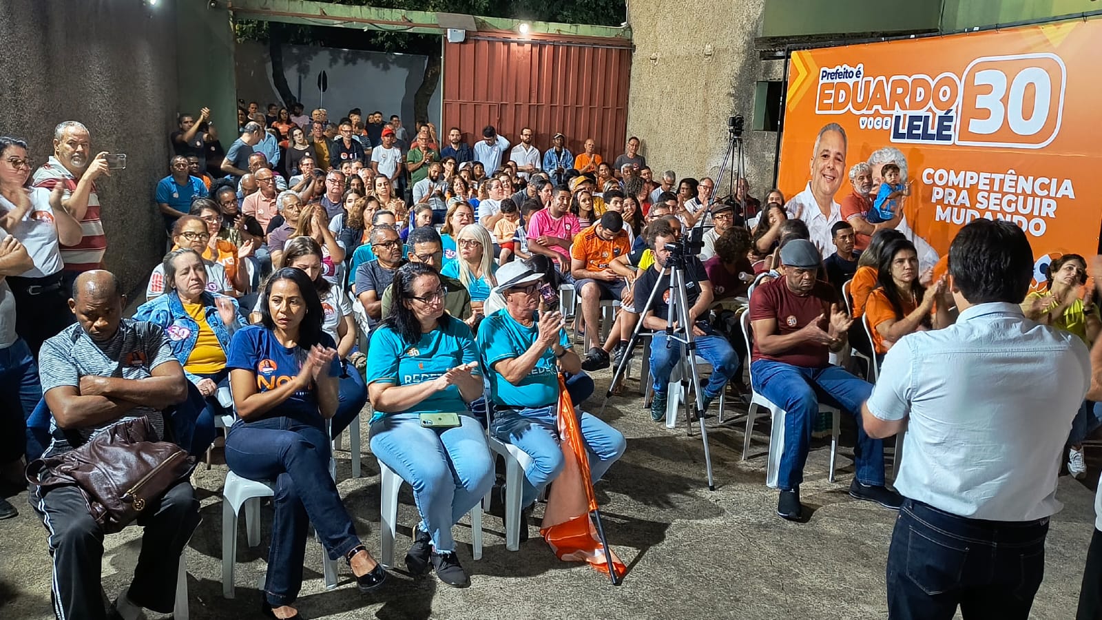 Ao lado de Douglas e Professor Vespa, Eduardo e Lelé lançam campanha no Cachoeira do Vale