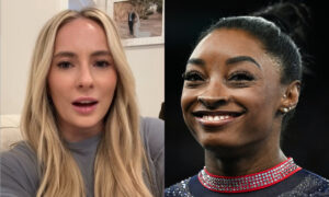 MyKayla e Simone Biles, ex-companheiras de equipe dos Estados Unidos (foto: Reprodução---AFP)