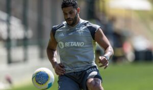 Hulk treina com companheiros antes de decisão contra o São Paulo pela Copa do Brasil