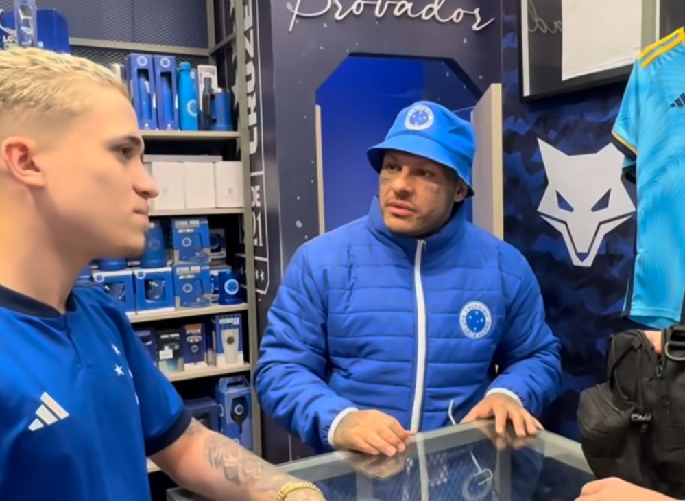 Influenciador milionário posta vídeo com camisa do Cruzeiro e revela meta de patrocínio