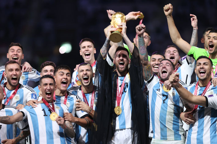 Julian Álvarez foi titular na conquista da Copa do Mundo de 2022 pela Argentina (foto: Divulgação/Fifa)