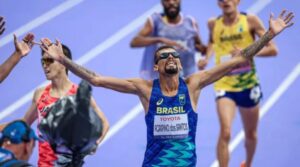 Atleta celebra (foto: Wander Roberto / CPB)