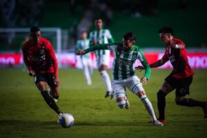 Athletico-PR e Juventude em jogo pelo Brasileirão (foto: Fernando Alves/EC Juventude)