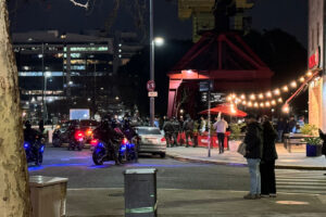 Polícia retira torcedores da porta de hotel do Cruzeiro em Buenos Aires