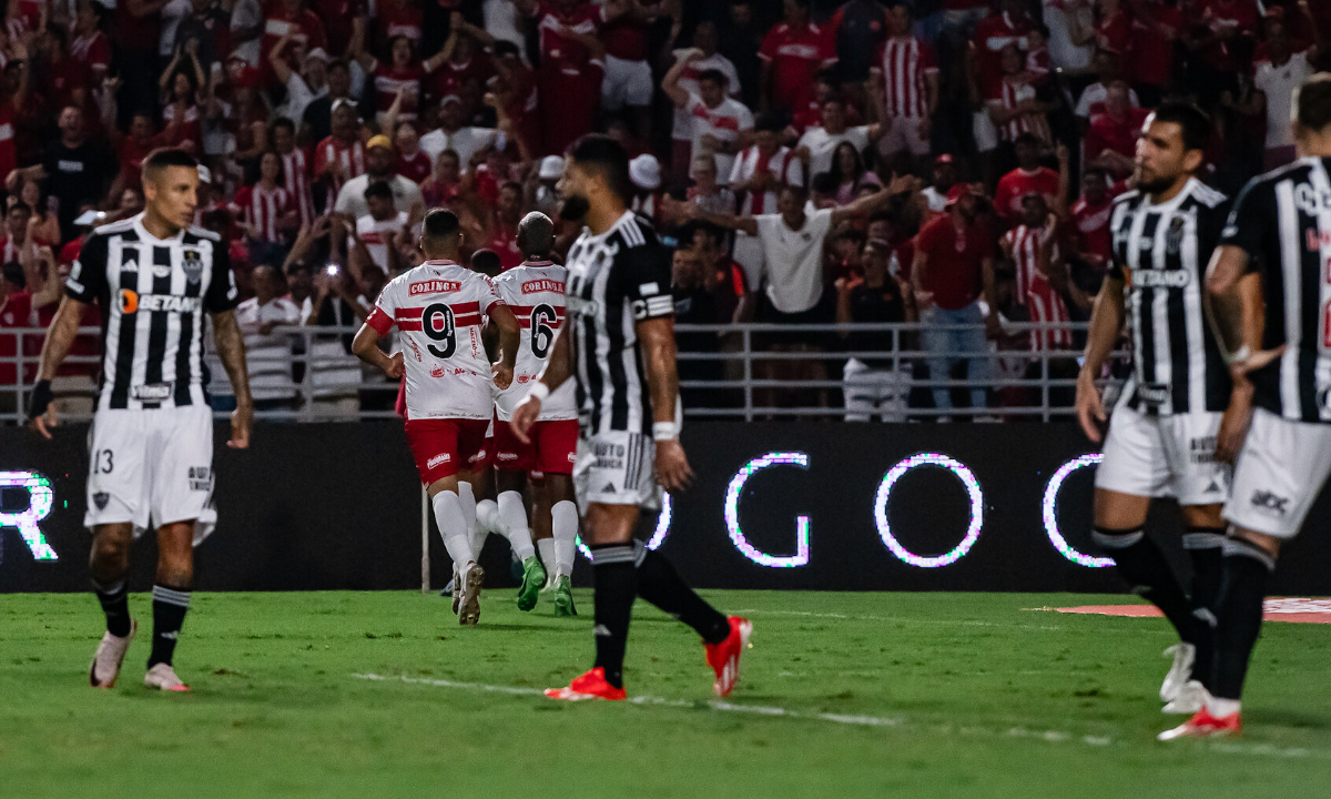 Problema no Atlético? Veja números defensivos do time com Milito