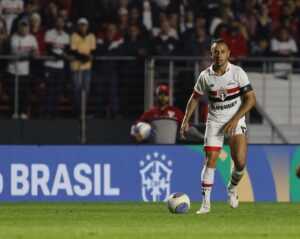 São Paulo x Atlético deveria ter sido adiado? Rafinha cita ‘clima pesado’ após morte