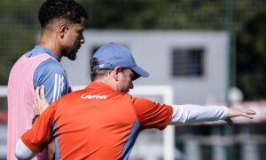 Fernando Seabra e João Marcelo em treino do Cruzeiro (foto: Gustavo Aleixo/Cruzeiro)