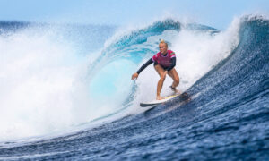 Tatiana Weston-Webb vai à final no surfe e garante medalha para o Brasil na Olimpíada