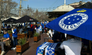 Torcida do Cruzeiro se reuniu em Buenos Aires antes de jogo contra o Boca (foto: Luiz Henrique Campos/No Ataque/D.A.Press)