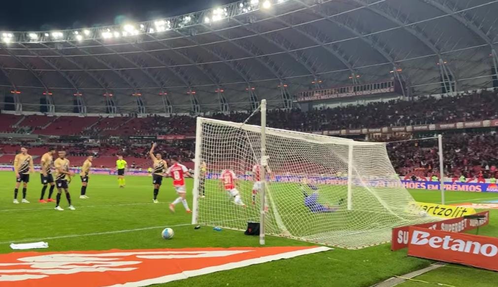 Inter buscou empate no fim com o Athletico-PR (foto: Reprodução/Instagram/SC Internacional)