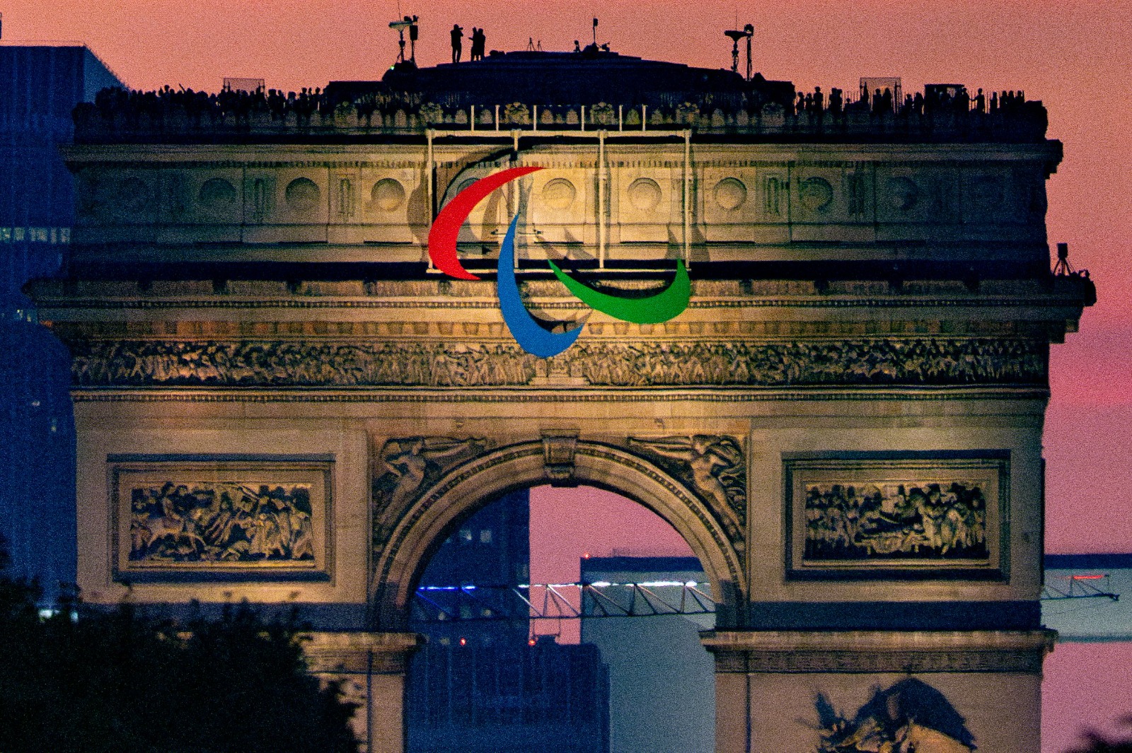 Arco do Triunfo, em Paris (foto: Bob Martin/AFP)