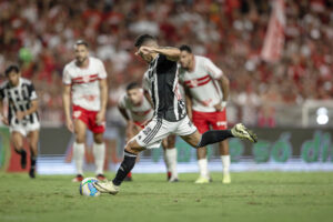 Atlético empatou com o CRB em jogo de ida das oitavas da Copa do Brasil (foto: Pedro Souza/Atlético)