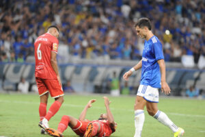 Cruzeiro e Tombense se enfrentaram no Mineirão pela semifinal do estadual (foto: Alexandre Guzanshe/EM D.A Press)