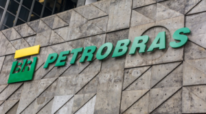 Ações da Petrobras disparam 7% na Bolsa com recomendação de banco e alta do petróleo