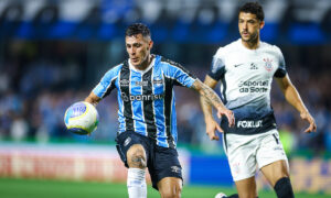 Pavón, ex-Atlético, perdeu sua cobrança na disputa por pênaltis em Grêmio x Corinthians (foto: Lucas Uebel/Grêmio)