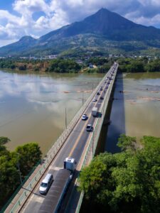 EcoRioMinas realiza intervenções na Ponte do São Raimundo, em Governador Valadares, nesta segunda-feira (19)