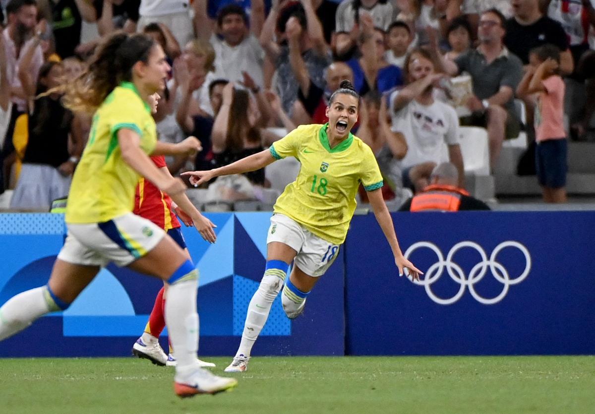 Brasil fez 4 a 2 na Espanha e está na final do futebol feminino (foto: Sylvain THOMAS / AFP)