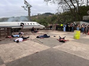 Estudantes de medicina de Ipatinga simulam acidente aéreo com múltiplas vítimas | Vales de Minas Gerais