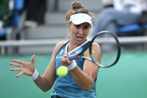 Bia Haddad se sagrou campeã do WTA 500 de Seul (foto: Jung Yeon-je / AFP)