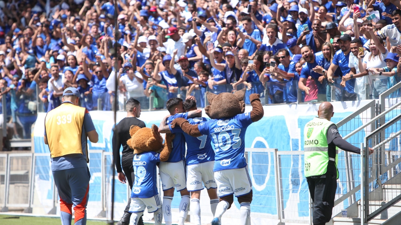 Cruzeiro venceu o Atlético-GO por 3 a 1