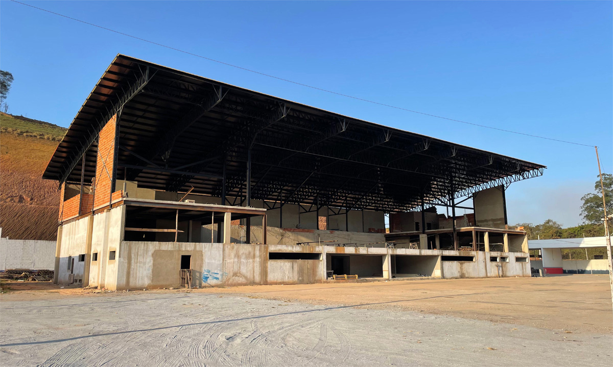 Obras na Arena Boston City, em Manhuaçu