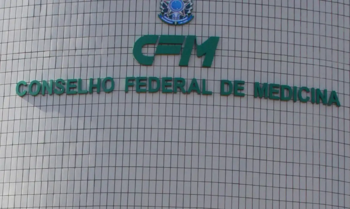 CFM: médicos terão que declarar vínculos com farmacêuticas e empresas