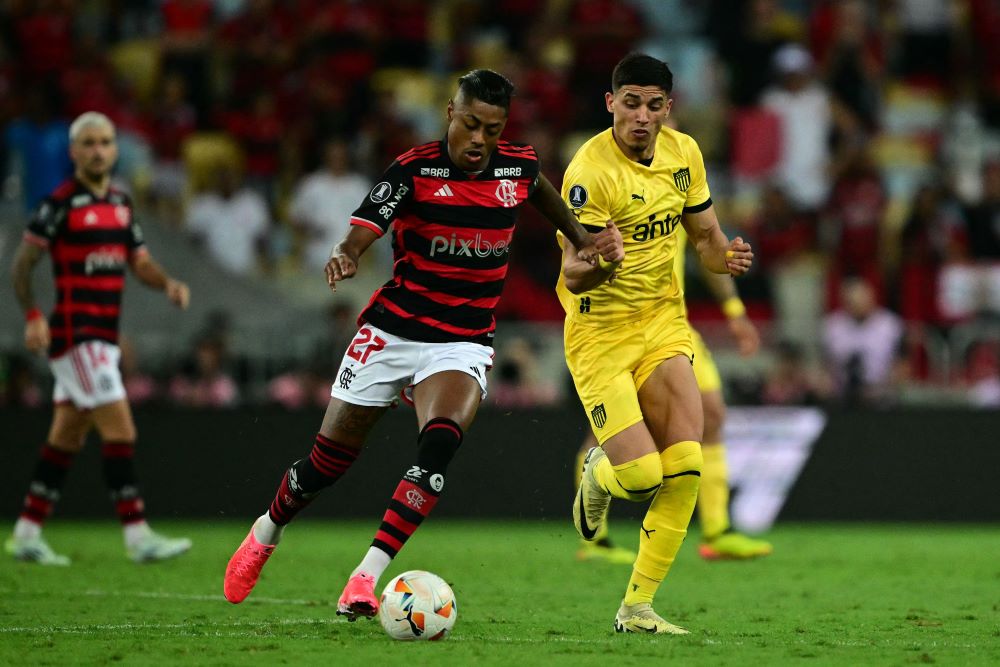 Na partida de ida, o Peñarol venceu por 1 a 0 (foto: Mauro PIMENTEL / AFP)