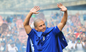 Alex em campo com a camisa do Cruzeiro (foto: Alexandre Guzanshe/EM/D.A.Press)