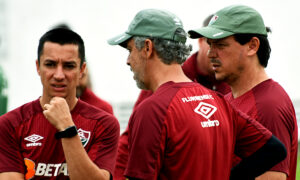 Eduardo Barros, Wagner Bertelli e Fernando Diniz em treino do Fluminense (foto: Mailson Santana/Fluminense)