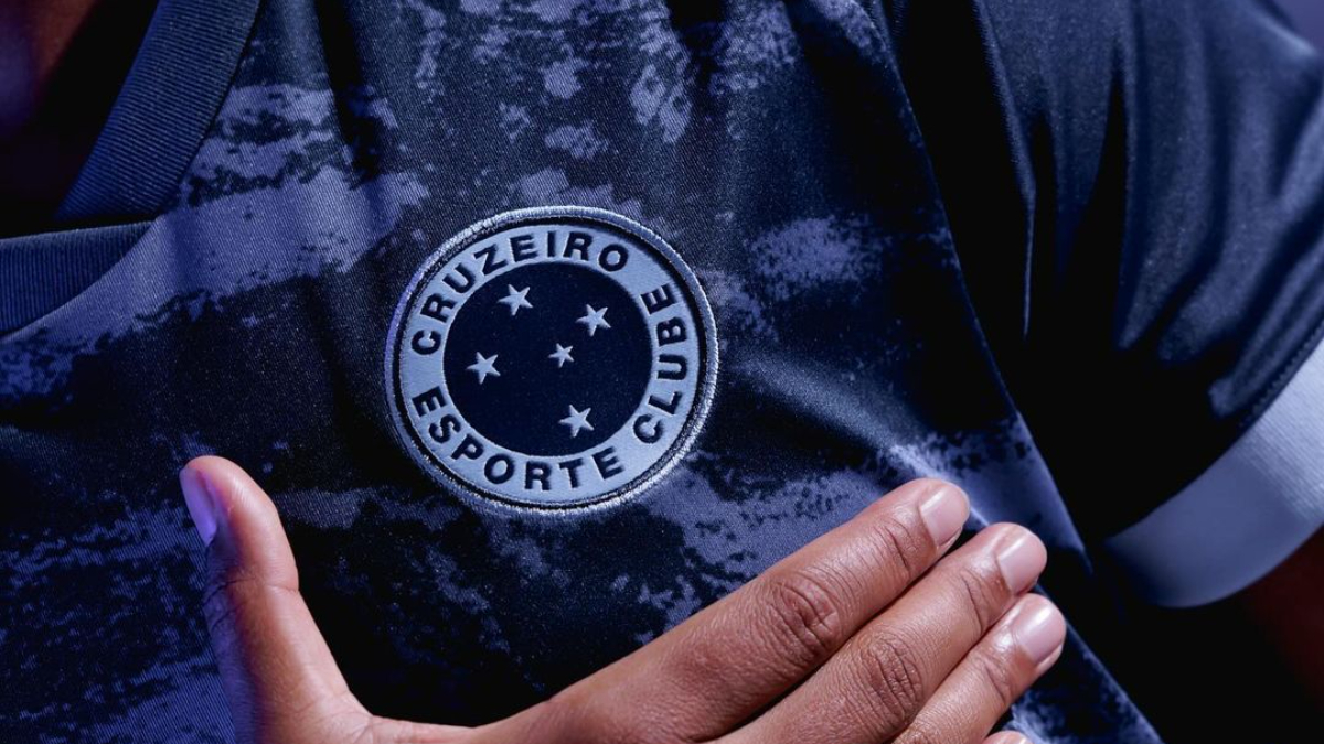 Cruzeiro lança camisa 3 inspirada nas montanhas de Minas; veja fotos