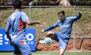 Escalação do Cruzeiro: Seabra define substituto de Barreal contra São Paulo