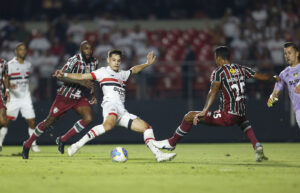 São Paulo ganhou do Fluminense por 2 a 1 no turno do Brasileirão (foto: Rubens Chiri/Saopaulofc.net)