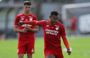 Nikão voltou a ser relacionado pelo Athletico-PR (foto: Gustavo Oliveira/athletico.com.br)