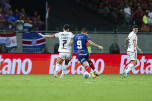 Jogadores das equipes (foto: Rafael Rodrigues/Bahia)