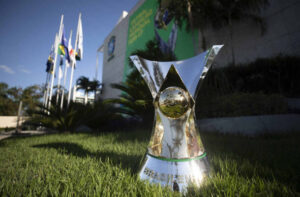 Troféu da Série A do Campeonato Brasileiro (foto: ucas Figueiredo/CBF)