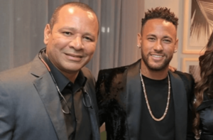 Neymar pai e filho abraçados (foto: Reprodução)