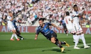 Lautaro Díaz comemorando gol pelo Independiente del Valle (foto: Juan Mabromata / AFP)