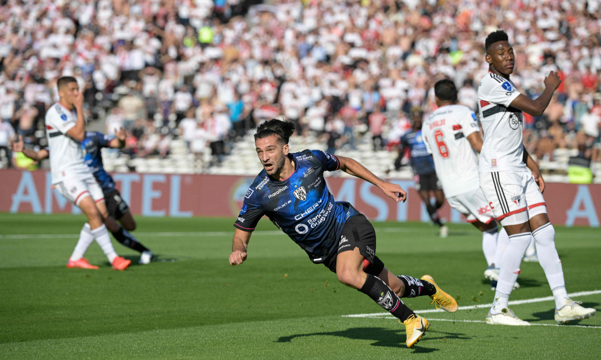 Lautaro Díaz comemorando gol pelo Independiente del Valle (foto: Juan Mabromata / AFP)