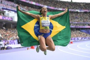 Rayane Soares conquistou outo nos 400m na clase T13 em Paris (foto: Dougals Magno/CPB)