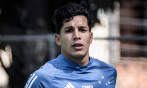 Lucas Romero em treino do Cruzeiro (foto: Gustavo Aleixo/Cruzeiro)