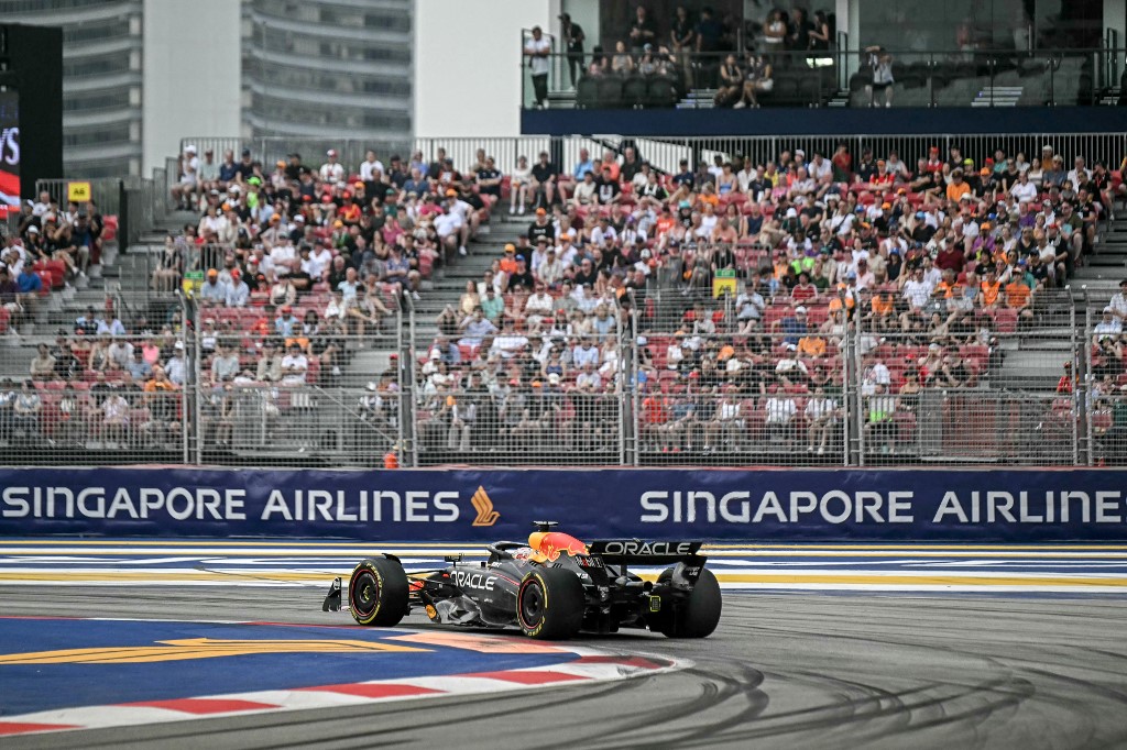 Terceiro treino livre para o GP de Singapura (foto: Lillian Suwanrumpha/AFP)