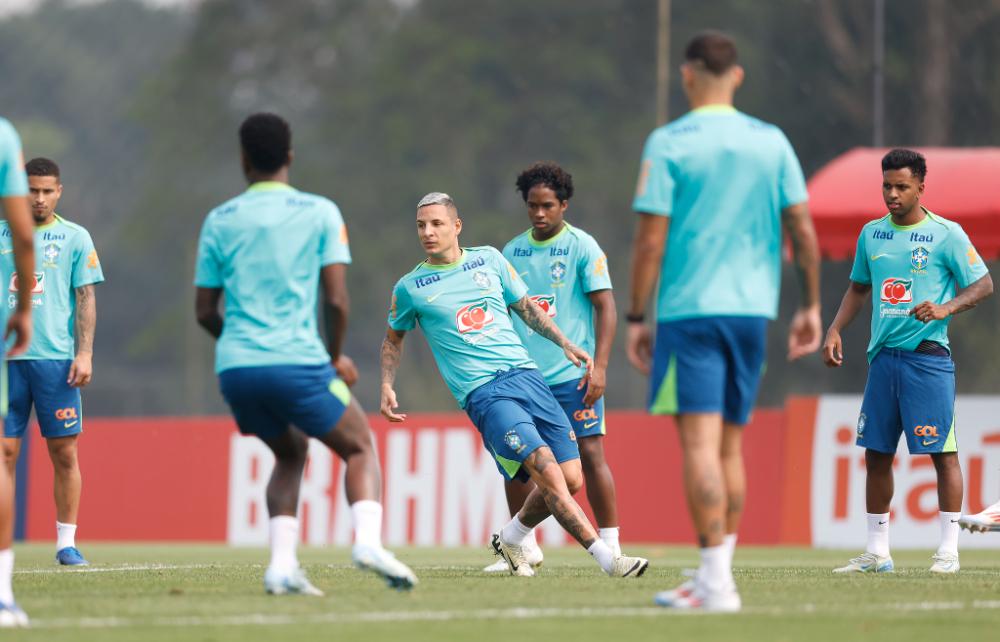 Guilherme Arana durante treino da Seleção Brasileira (9/9) (foto: Rafael Ribeiro/CBF)